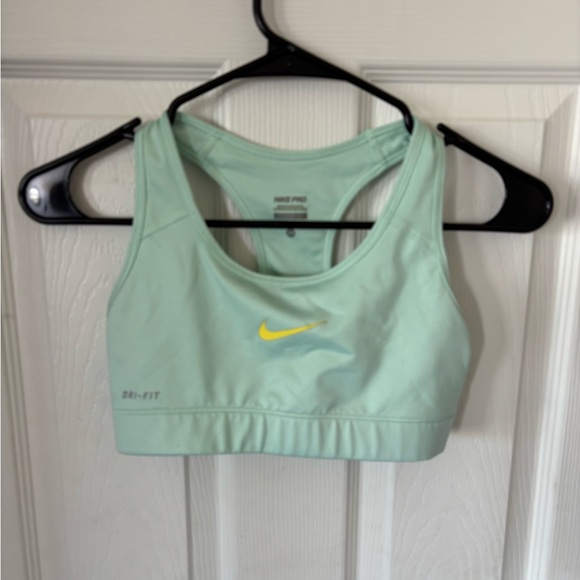 Nike Pro Light Green Sports Bra - Picture 1 of 4
